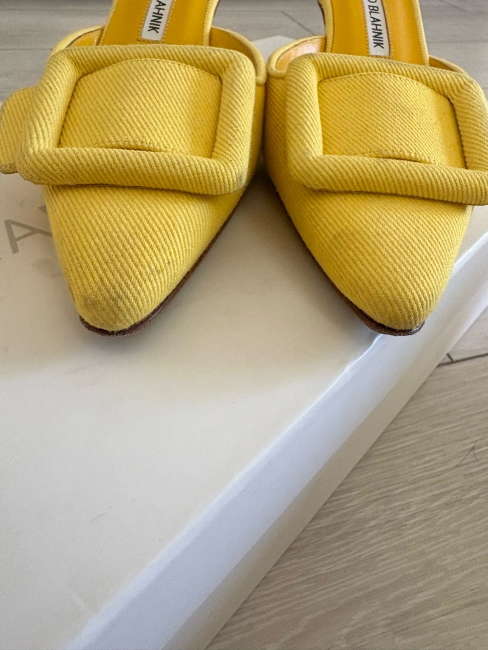 Manolo Blahnik Yellow Pointed Buckle Mules size 35 - Picture 4 of 7